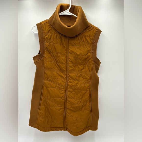 Prana Jackets & Blazers - prAna Women’s Quilted Sherpa Lined Vest S/M Funnel Neck Brown Tan